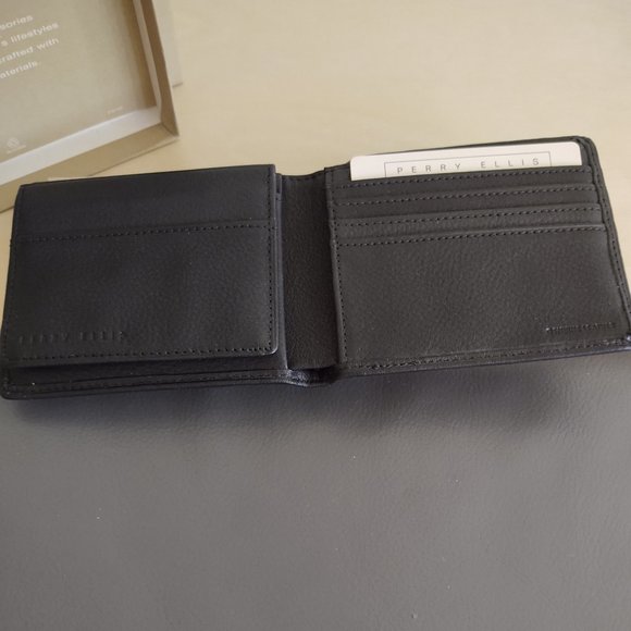 Men Perry Ellis Wallet - Picture 2 of 2